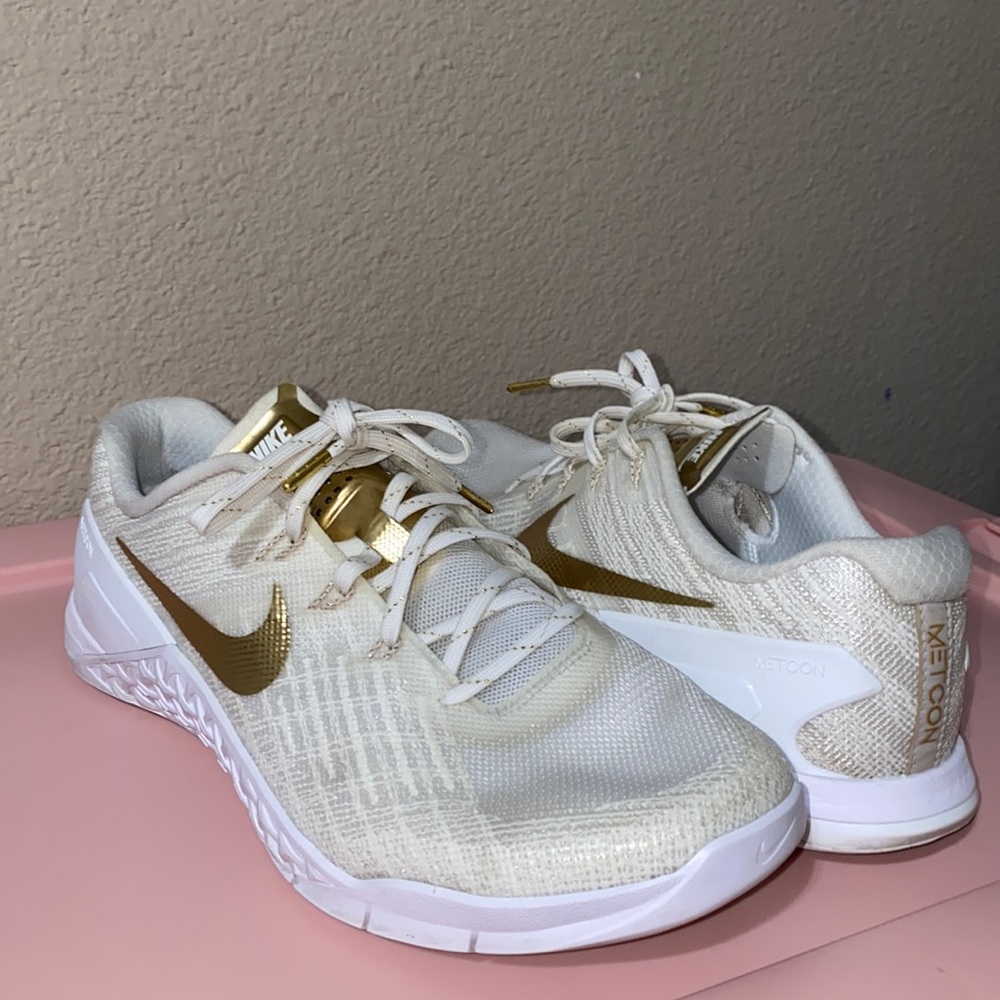 Nike Metcon 3 AMP White Gold Trainers Shoes size 8